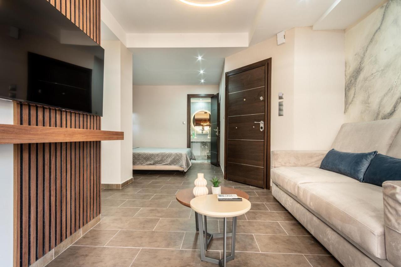 B2 Deluxe Apartments アレクサンドルポリス エクステリア 写真